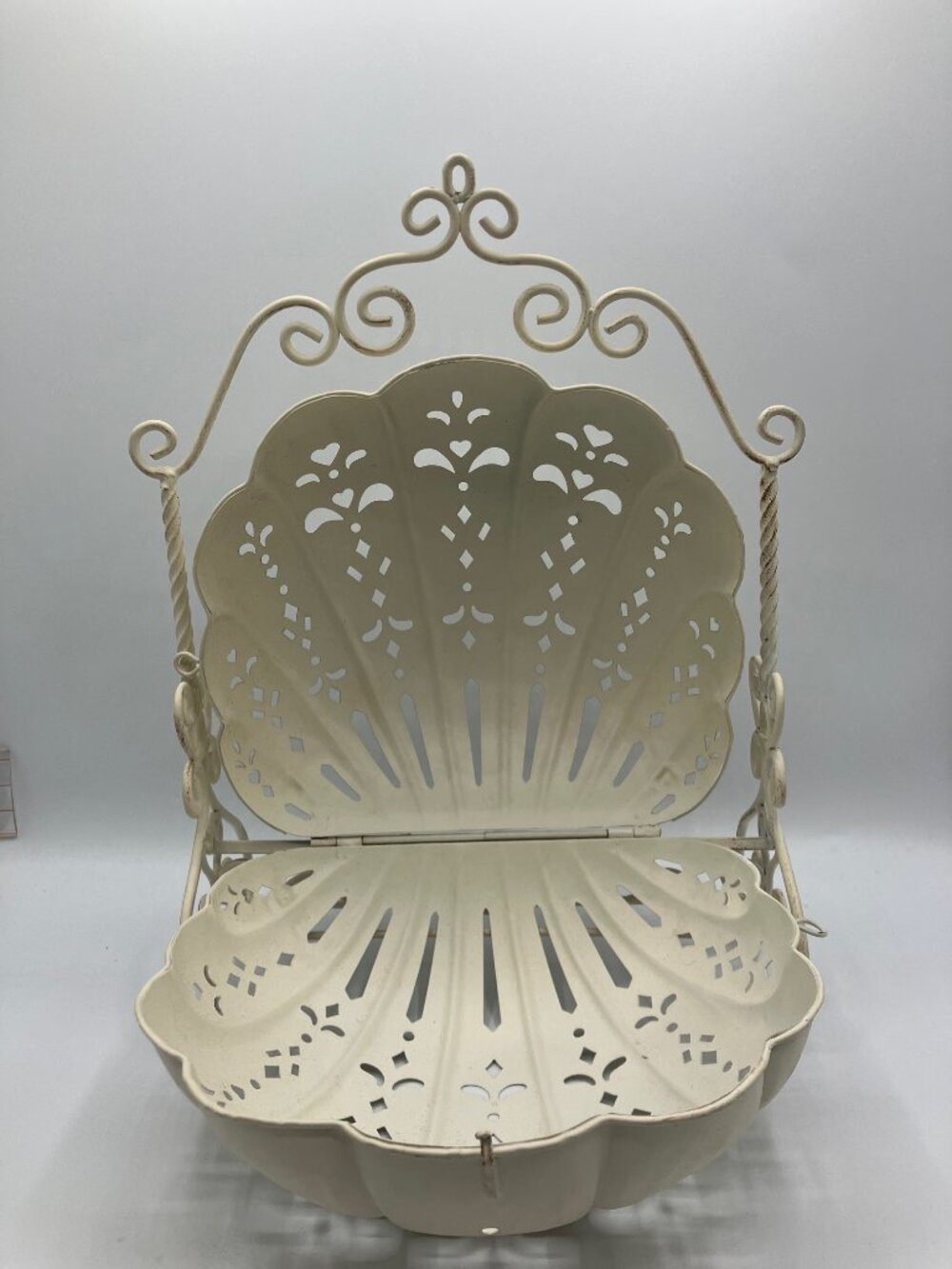 Seashell on a Stand Container Decorative Metal Vintage 12.5" x 9 x 9" Cream